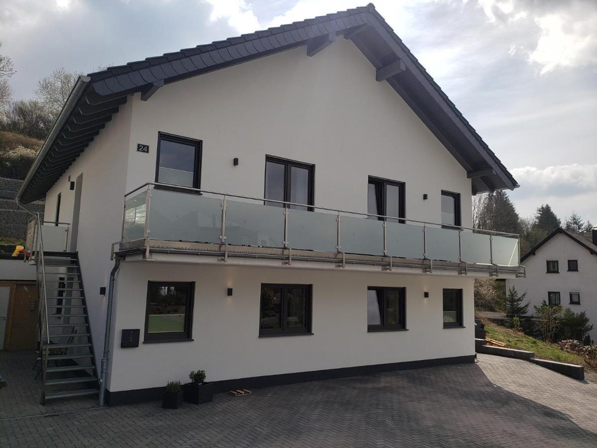 Ferienwohnungen Am Aeppelsberg Volkesfeld Exterior photo